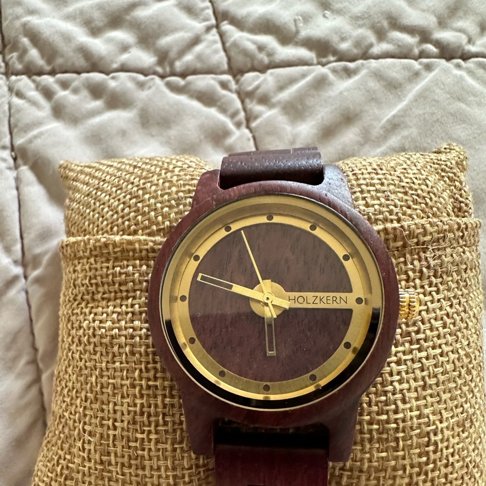 Holzkern Women’s Watch. Only worn a few times. Extra links for sizing included.
